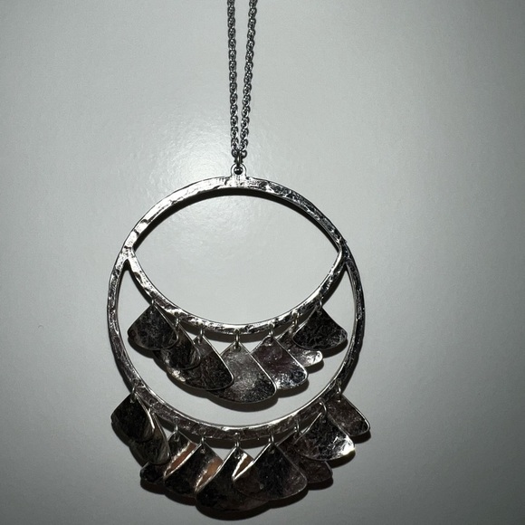 Cute Silver Necklace 🩶 - Picture 3 of 9